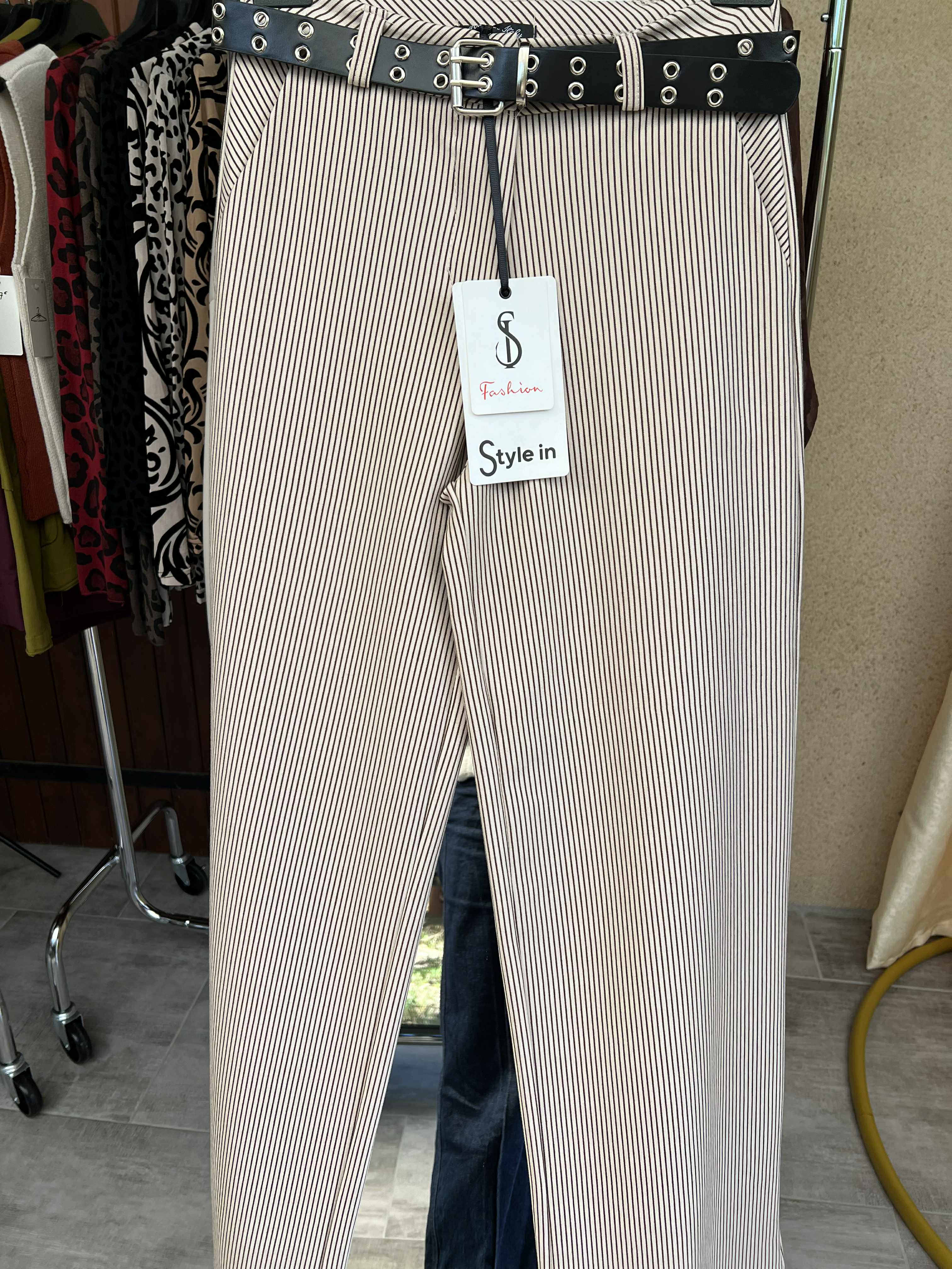 pantalon rayé droit
