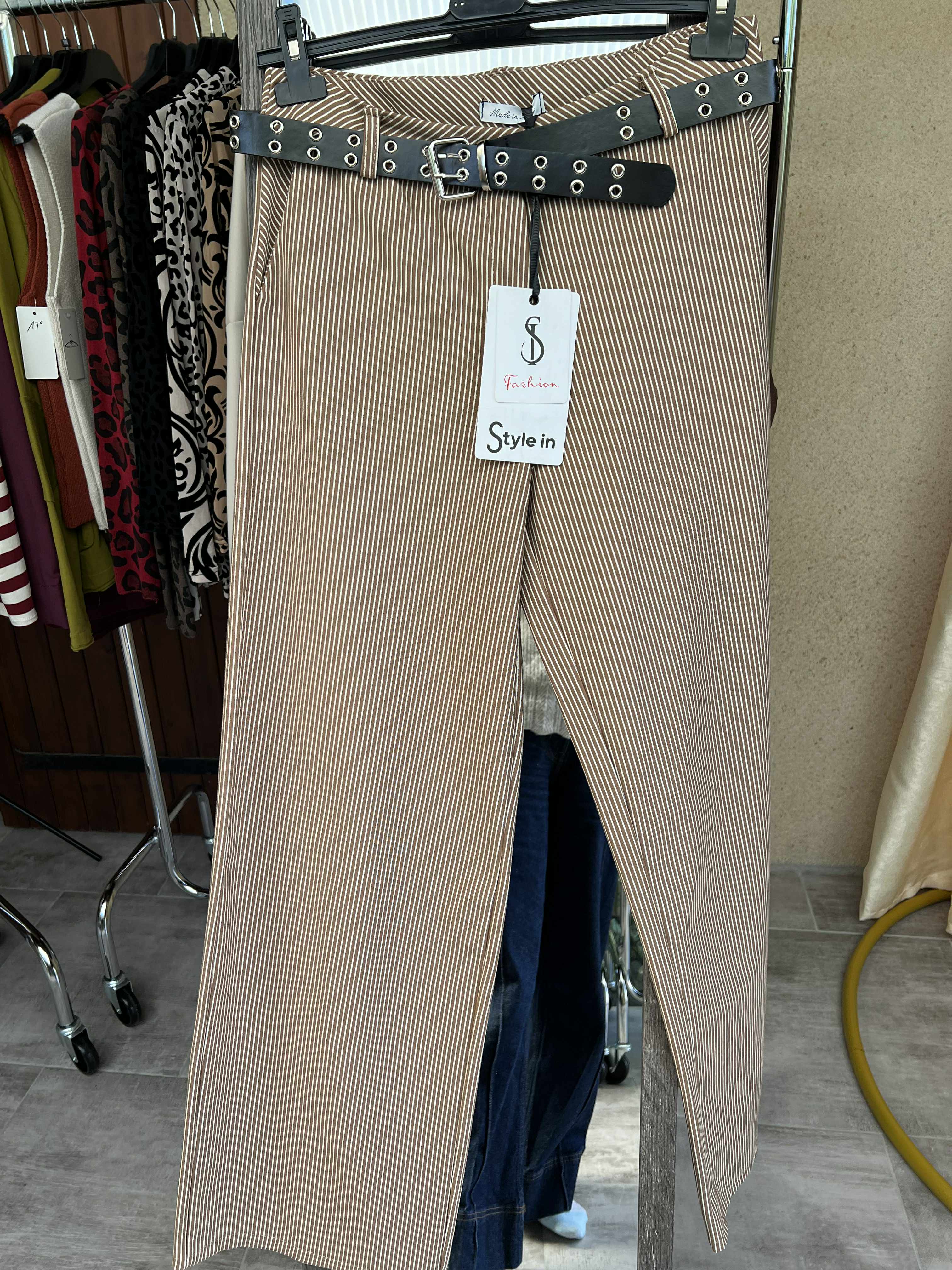 pantalon rayé droit