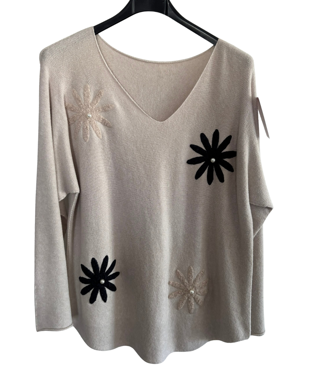 REF 11 Pull en maille fine, coupe fluide et confortable.