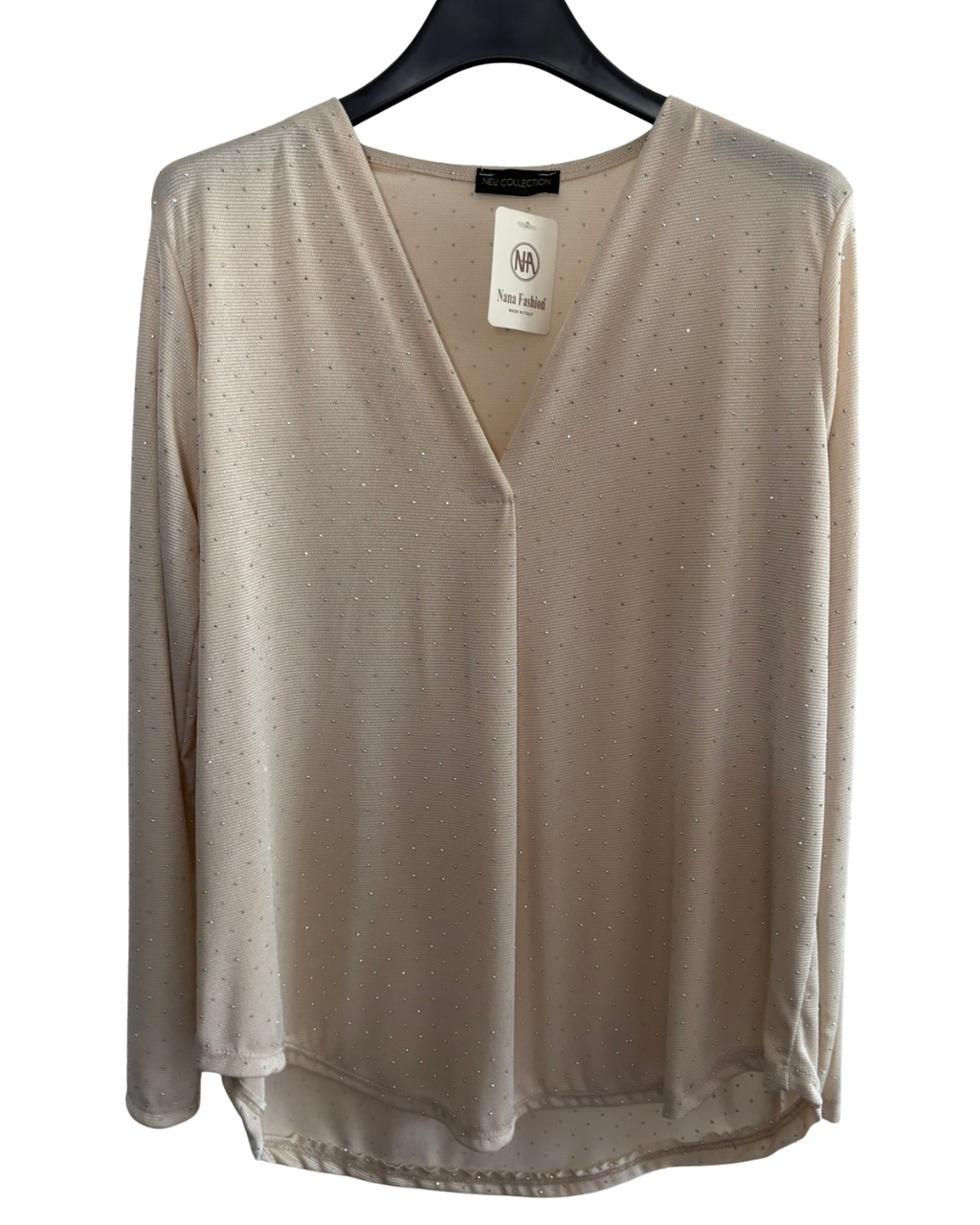 REF 8 Top fluide , élégant et lumineux, idéal pour apporter une touche chic à vos tenues du quotidien.