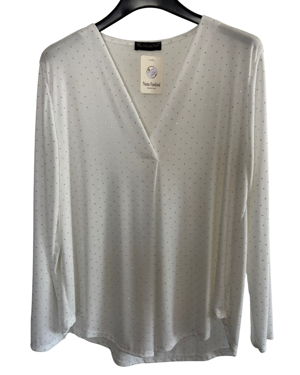 REF 8 Top fluide , élégant et lumineux, idéal pour apporter une touche chic à vos tenues du quotidien.
