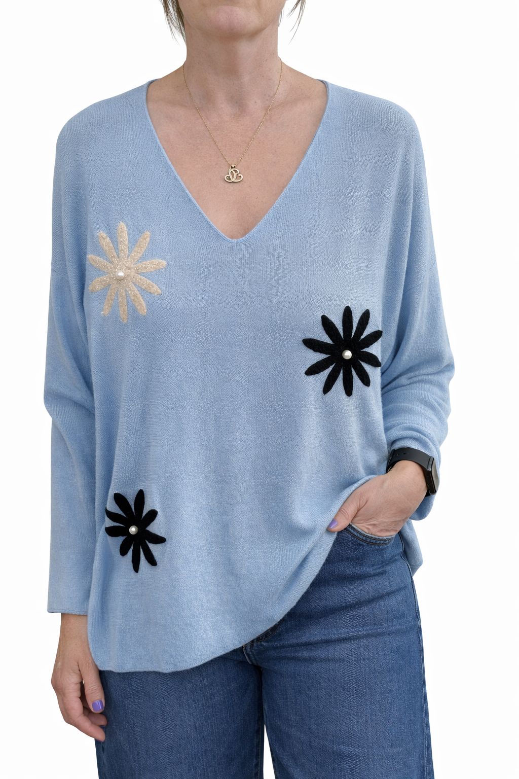 REF 11 Pull en maille fine, coupe fluide et confortable.