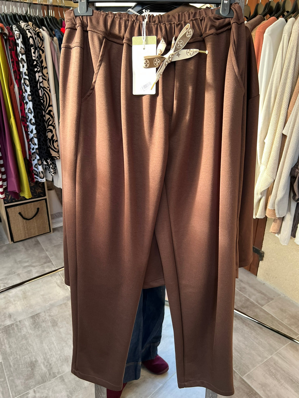 survêtement zippé matiére trés douce taille unique 38 a 44