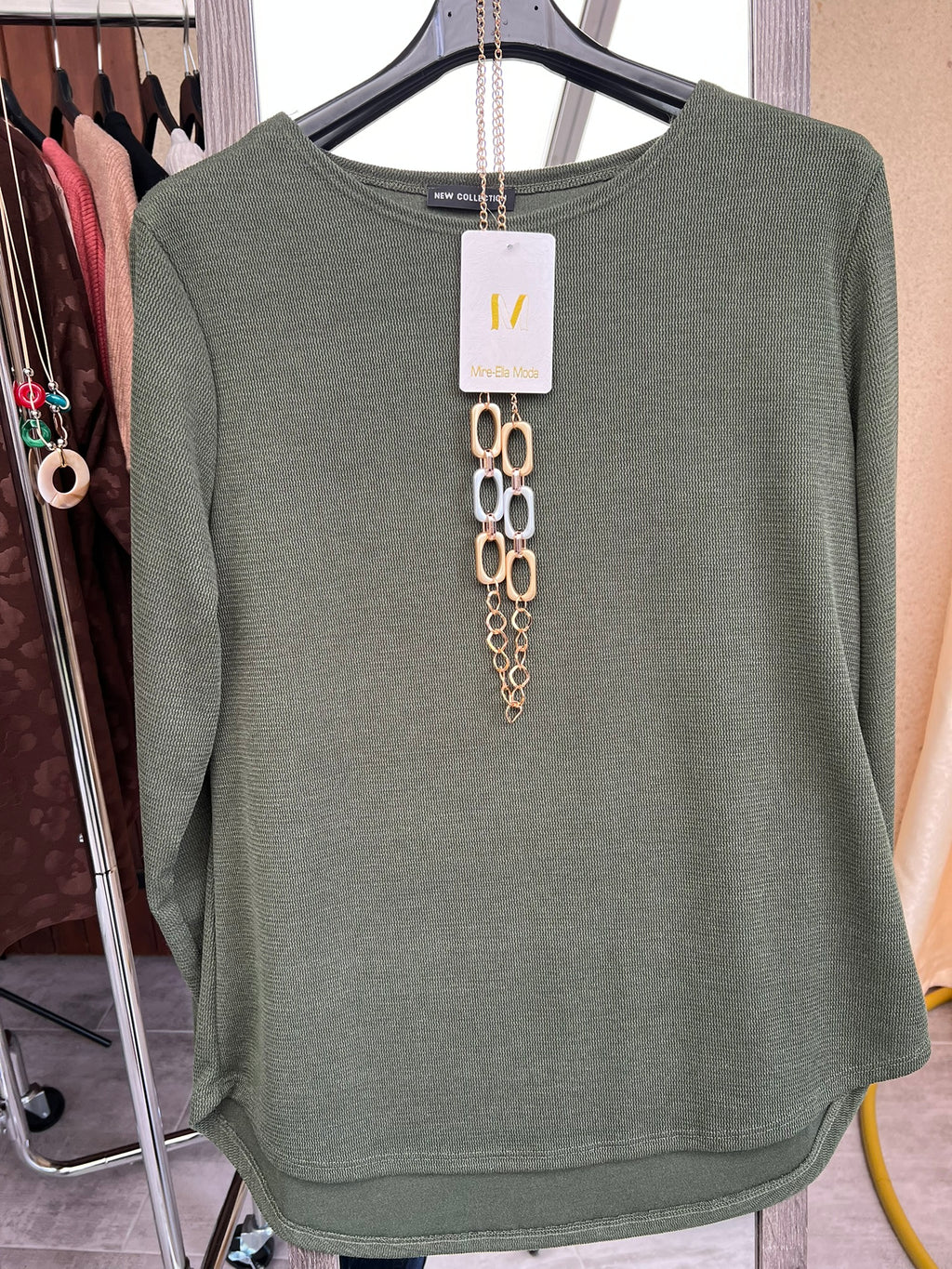 haut avec collier taille unique 38 a 42
