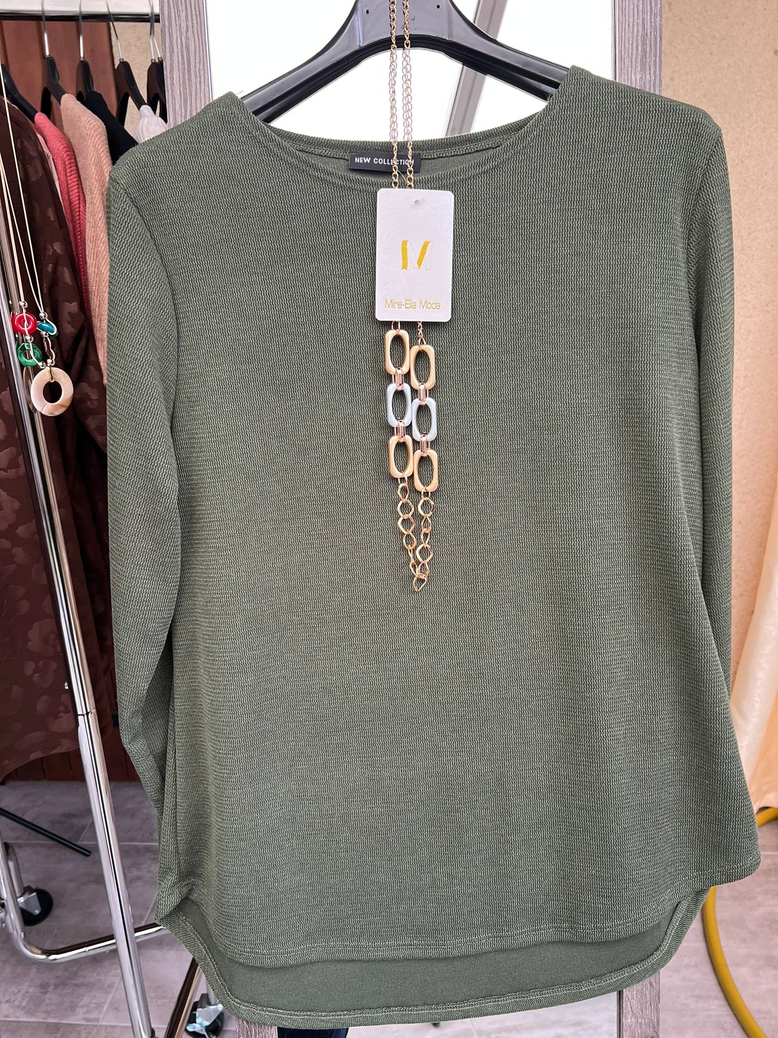 haut avec collier taille unique 38 a 42