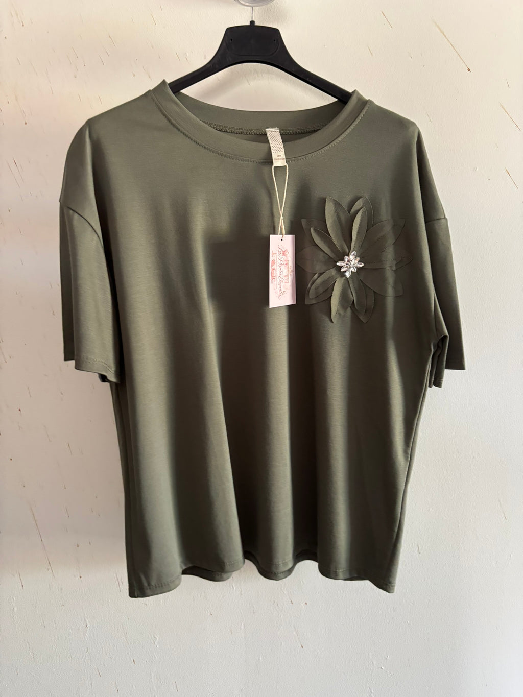REF 18 T-shirt fluide détail fleur
