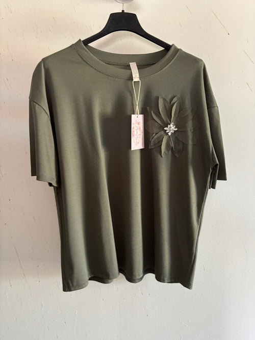 REF 18 T-shirt fluide détail fleur