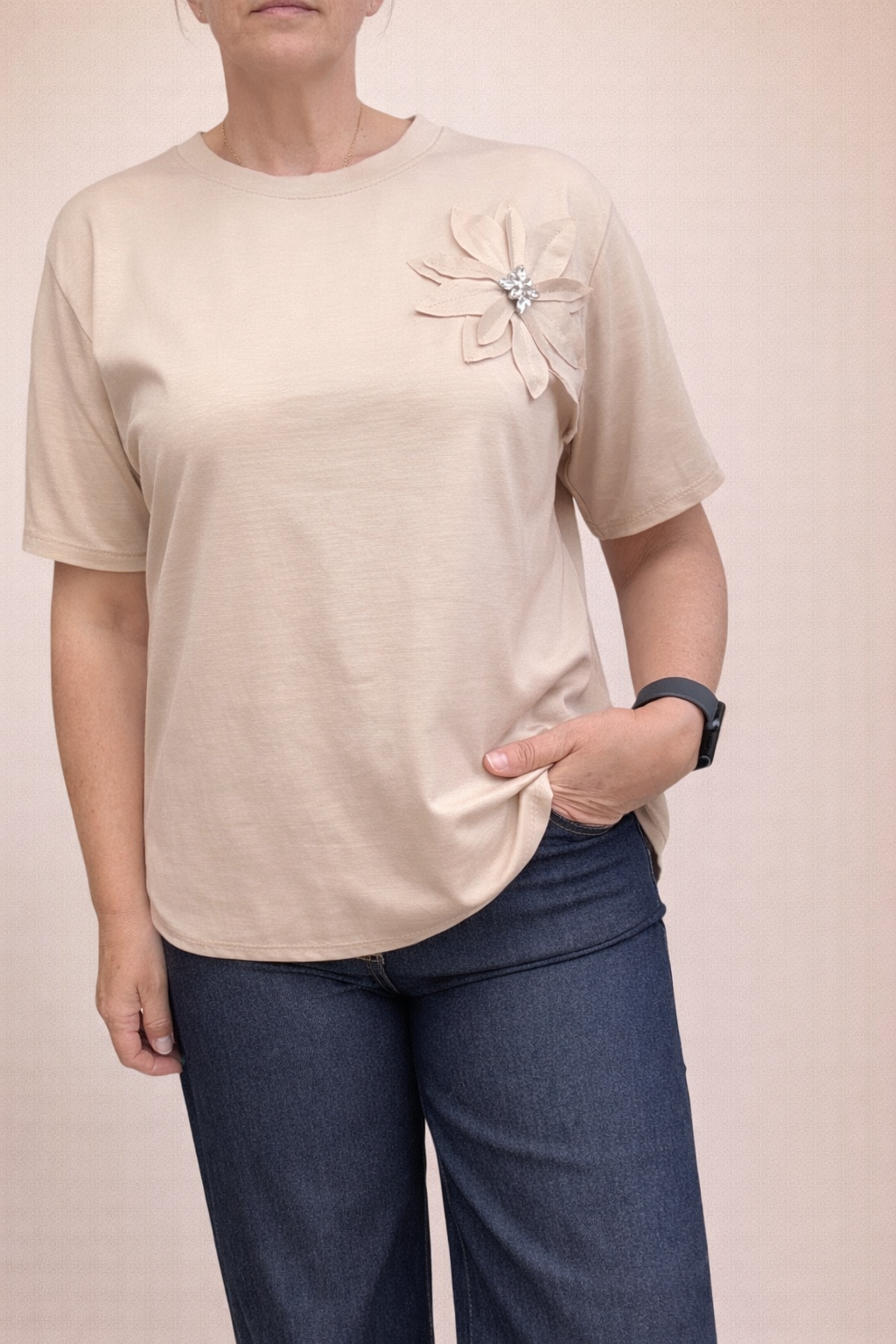 REF 18 T-shirt fluide détail fleur